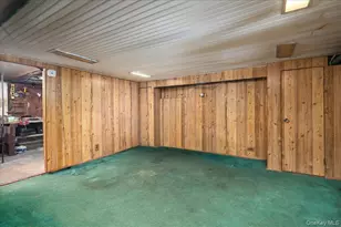 21 Cornell St, Williston Park, NY 11596 - Photo 18