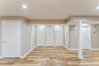 448 Winter Place, East Meadow, NY 11554 - Photo 18