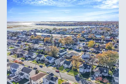 470 Miller Avenue, Freeport, NY 11520 - Photo 32