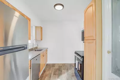 470 Miller Avenue, Freeport, NY 11520 - Photo 8