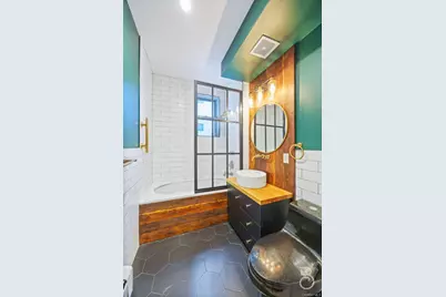 25-25 Newtown Avenue #4B, Astoria, NY 11102 - Photo 12