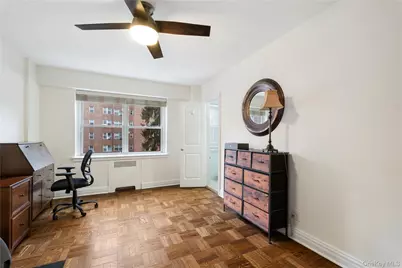 235 Garth Road #E2A, Scarsdale, NY 10583 - Photo 24