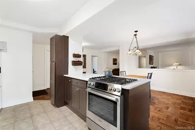 235 Garth Road #E2A, Scarsdale, NY 10583 - Photo 4