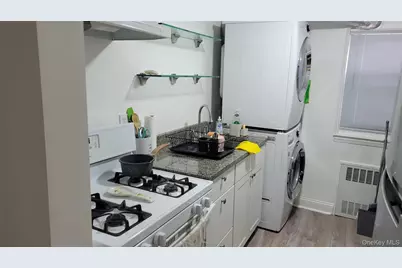 19 Lawrence Drive #A, White Plains, NY 10603 - Photo 4