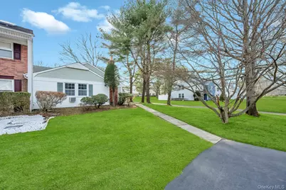 65 Federal Lane #., Coram, NY 11727 - Photo 4