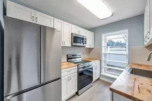 65 Federal Ln, Coram, NY 11727 - Photo 16