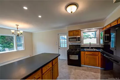 69 Allan Drive, East Norwich, NY 11732 - Photo 10