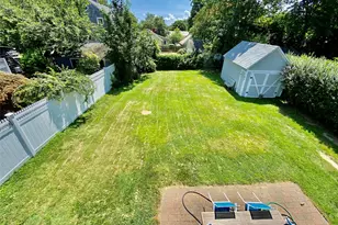 880 Wiggins St, Greenport, NY 11944 - Photo 2