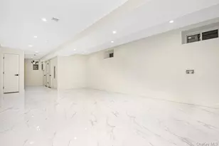 145-19 Guy R Brewer Blvd, Springfield Gardens, NY 11434 - Photo 28