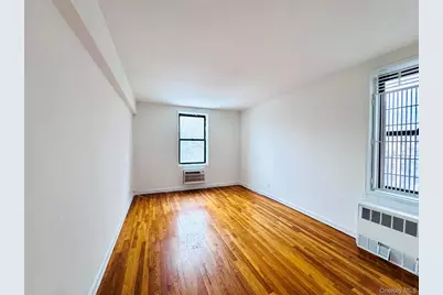 141-05 Pershing Crescent #202, Briarwood, NY 11432 - Photo 12