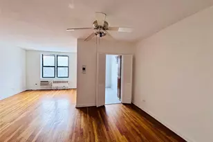 141-05 Pershing Crescent, Briarwood, NY 11432 - Photo 8