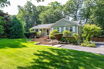 2 Meadowlark Lane, Huntington, NY 11743 - Photo 2