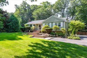 2 Meadowlark Ln, Huntington, NY 11743 - Photo 2