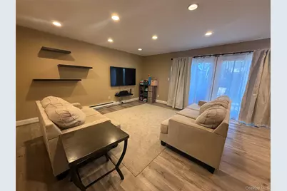 1604 Chelsea Cove S, Hopewell Junction, NY 12533 - Photo 4