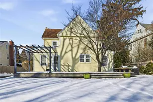 13 Walnut St, Glen Head, NY 11545 - Photo 10