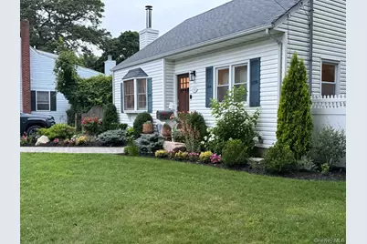 115 Academy Street, Bayport, NY 11705 - Photo 1