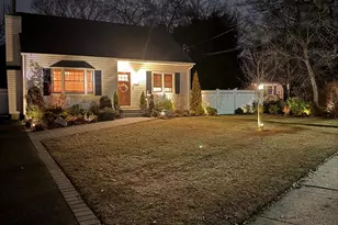 115 Academy St, Bayport, NY 11705 - Photo 6