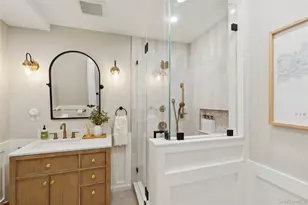 115 Academy St, Bayport, NY 11705 - Photo 16