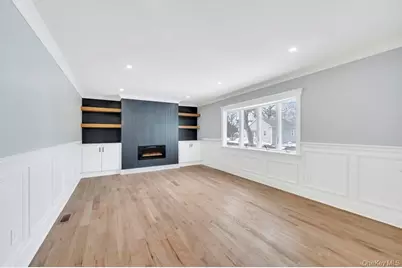 74 Lincoln Avenue, Islip Terrace, NY 11752 - Photo 2