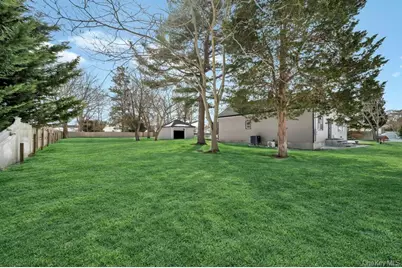 74 Lincoln Avenue, Islip Terrace, NY 11752 - Photo 36