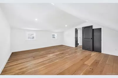 74 Lincoln Avenue, Islip Terrace, NY 11752 - Photo 22