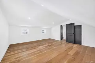 74 Lincoln Ave, Islip Terrace, NY 11752 - Photo 22