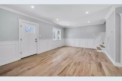 74 Lincoln Avenue, Islip Terrace, NY 11752 - Photo 6