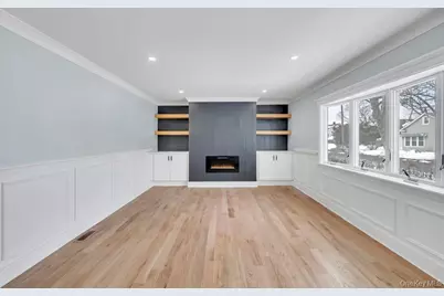 74 Lincoln Avenue, Islip Terrace, NY 11752 - Photo 4