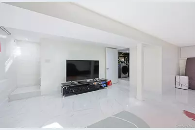 110 Melrose Avenue, East Rockaway, NY 11518 - Photo 8