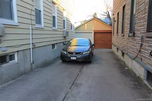 69-23 64th Pl, Glendale, NY 11385 - Photo 16