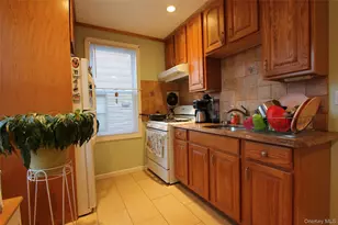 69-23 64th Pl, Glendale, NY 11385 - Photo 6