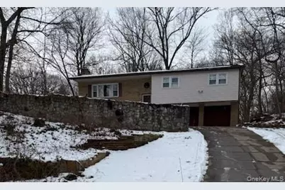 7 Brookland Farm Road, Poughkeepsie, NY 12601 - Photo 1