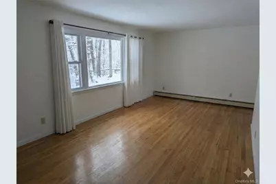 7 Brookland Farms Road, Poughkeepsie, NY 12601 - Photo 4