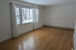 7 Brookland Farm Rd, Poughkeepsie, NY 12601 - Photo 4