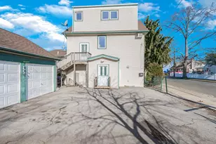 618 Jennings Ave, West Hempstead, NY 11552 - Photo 2