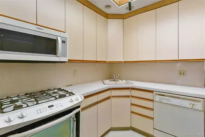 1340 Stadium Avenue, Bronx, NY 10465 - Photo 16