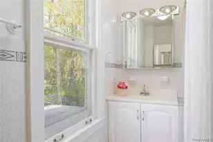 66 Drake Rd, Scarsdale, NY 10583 - Photo 18