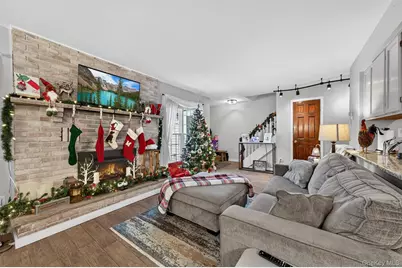 74 Homestead Vil Drive, Warwick, NY 10990 - Photo 6