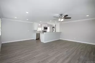 146 Montauk Hwy, Westhampton, NY 11977 - Photo 4