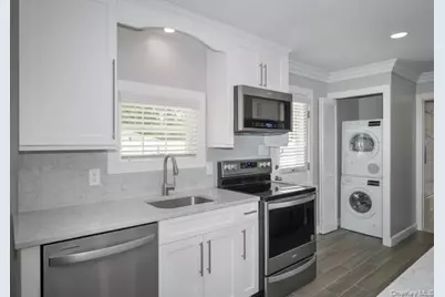 146 Montauk Highway #05, Westhampton, NY 11977 - Photo 2