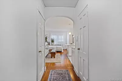 36 Hamilton Place #3-J, Garden City, NY 11530 - Photo 2