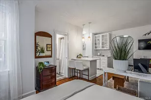 36 Hamilton Pl, Garden City, NY 11530 - Photo 8