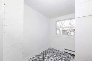 160 Austin St, Lindenhurst, NY 11757 - Photo 12