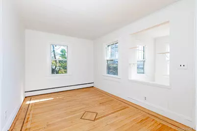 160 Austin Street, Lindenhurst, NY 11757 - Photo 14