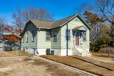 160 Austin Street, Lindenhurst, NY 11757 - Photo 1