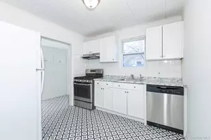 160 Austin St, Lindenhurst, NY 11757 - Photo 10