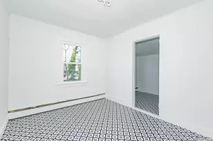 160 Austin St, Lindenhurst, NY 11757 - Photo 4