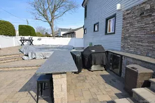 166 Daniel Rd N, Massapequa, NY 11758 - Photo 40