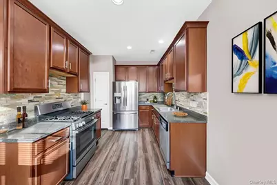 4 Kless Court, Middletown, NY 10940 - Photo 2