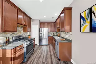 4 Kless Ct, Middletown, NY 10940 - Photo 2